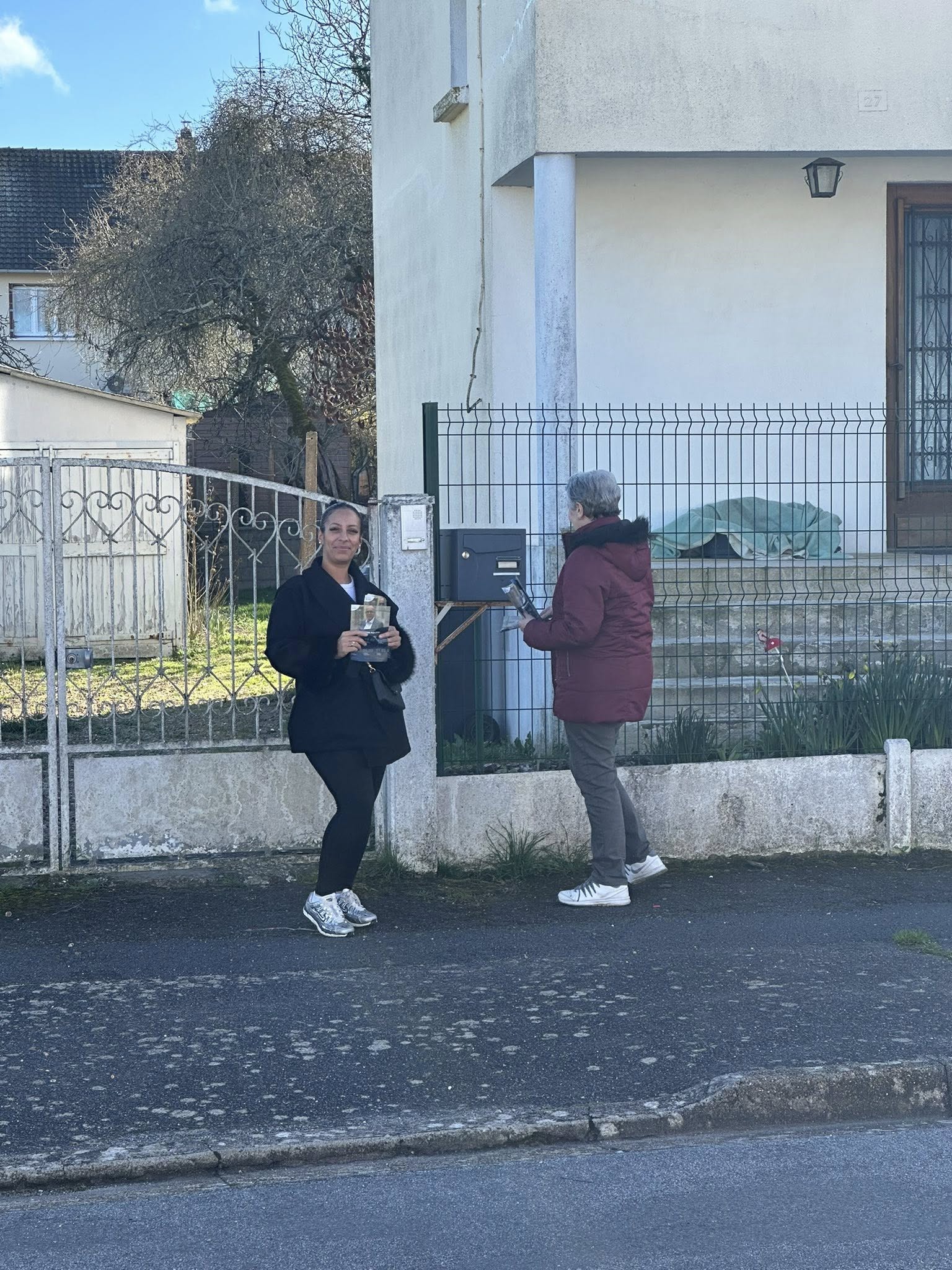 Porte-à-porte quartier des Martineaux - Photo 2