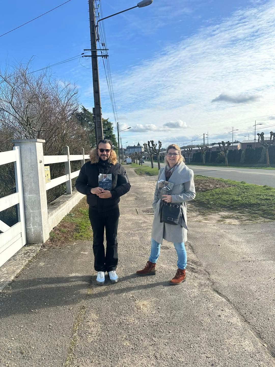Porte-à-porte sous le soleil à Saint-Jean